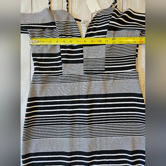 Charlotte Russe •Size Large• Black and White Striped form-fitting dress ☆NWT☆ - Picture 8 of 10
